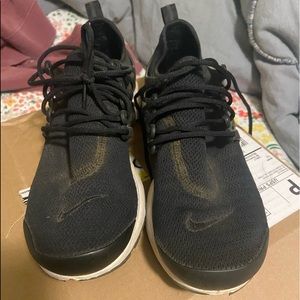 Nike womens presto sneakers